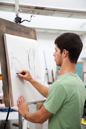 a student in a figure drawing class