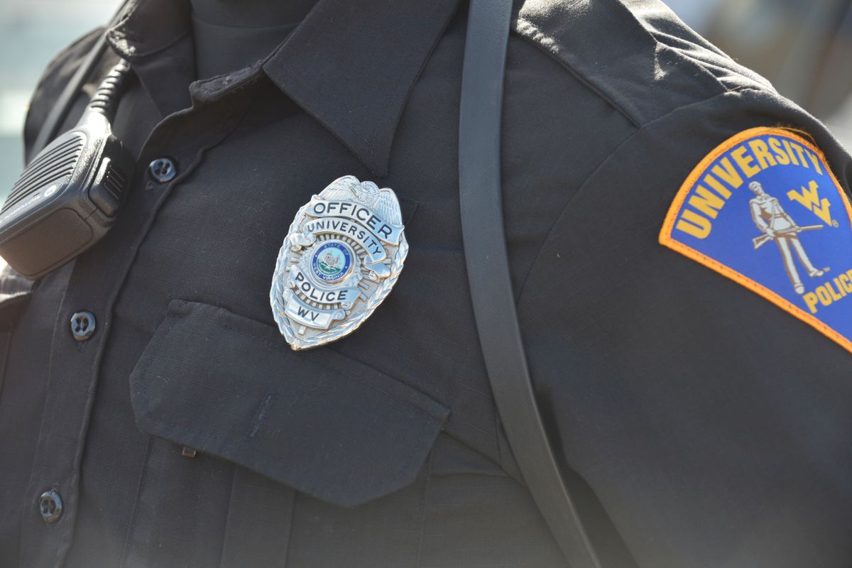 photo of badge on officer uniform