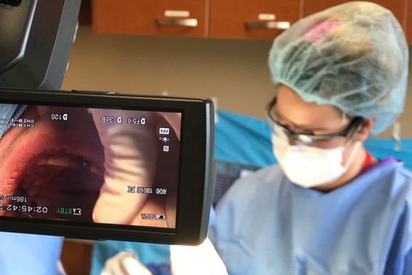 Peridontal surgery being recorded