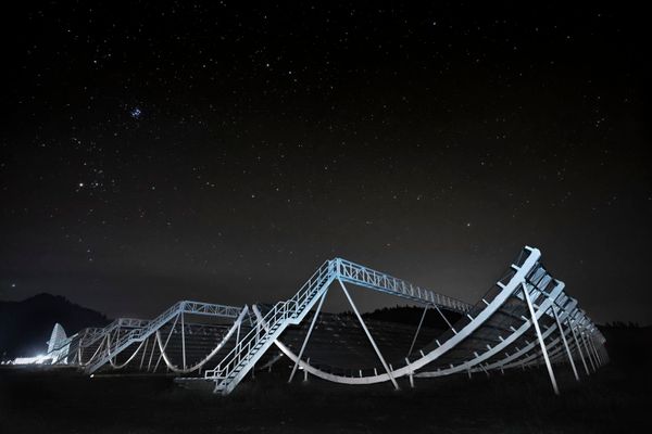 radio telescopes in the dark