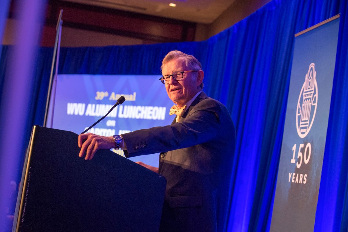 President Gordon Gee speaks at 2017 WVU Alumni Luncheon