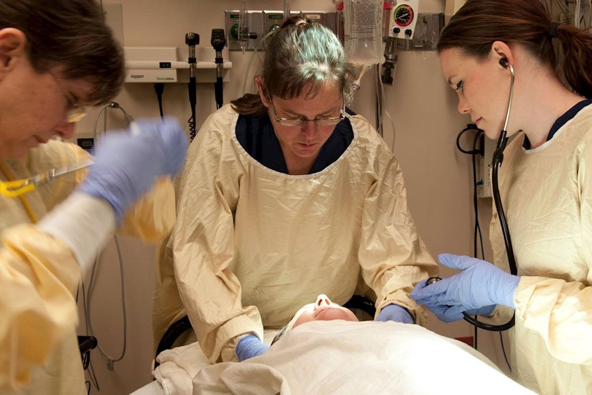 Medical professionals providing critical care
