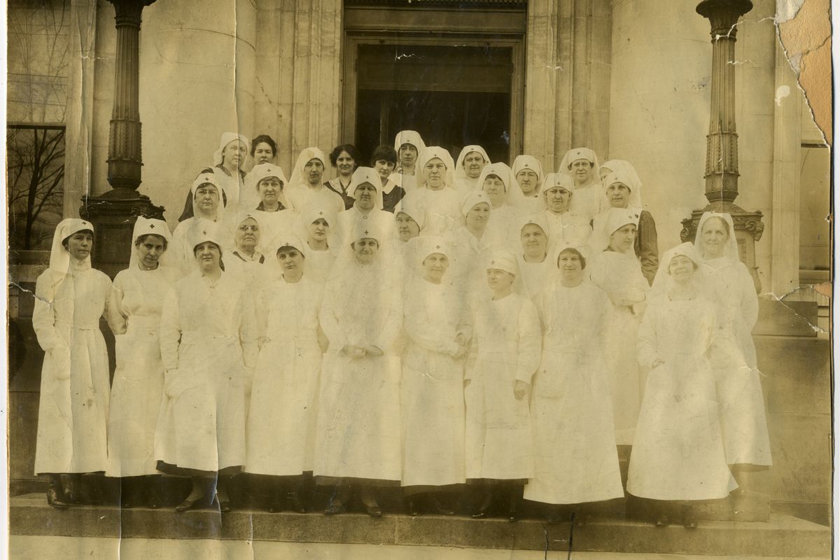 nurses from 1918 era